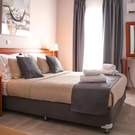 Chryssi Akti, Sure Collection Hotel 3*