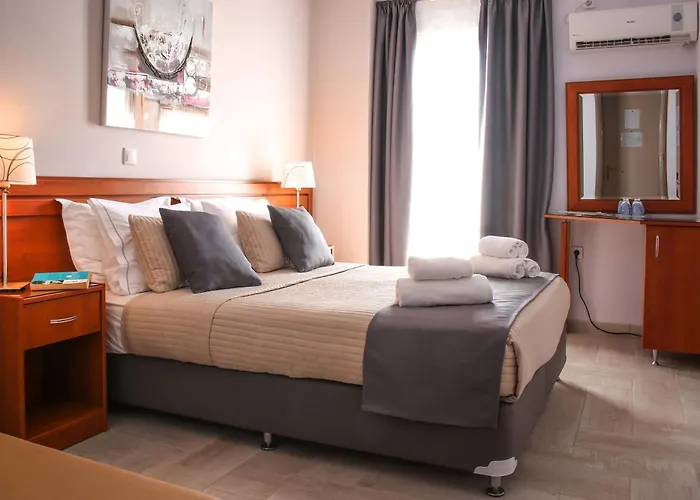 Chryssi Akti, Sure Collection Hotell 3*