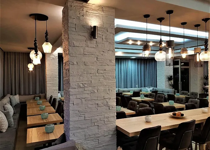 Chryssi Akti, Sure Collection Hotell Batsi