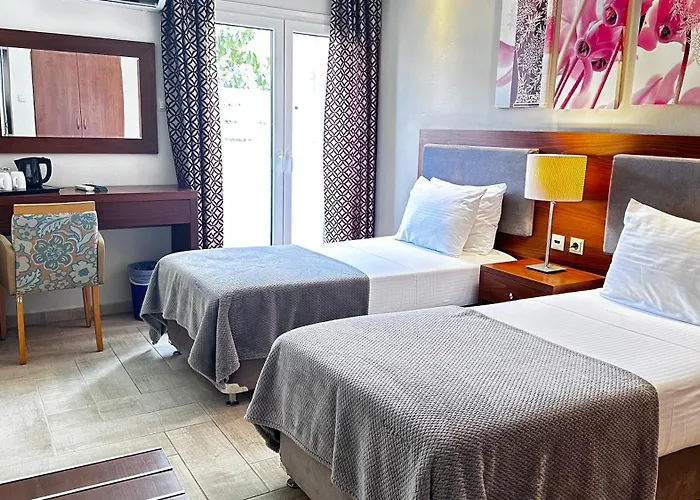 Chryssi Akti, Sure Collection Hotell 3*