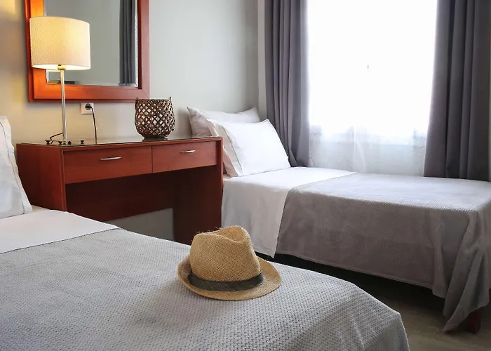 Chryssi Akti, Sure Collection 3* באטסי