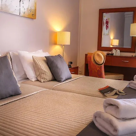 Chryssi Akti, Sure Collection Hotel Batsi (Andros)