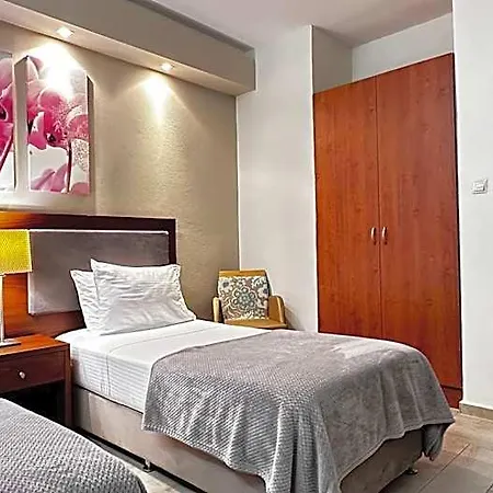 Chryssi Akti, Sure Collection Hotel 3*