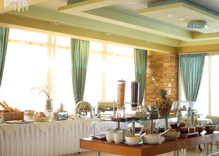 Chryssi Akti, Sure Collection Hotel 3*